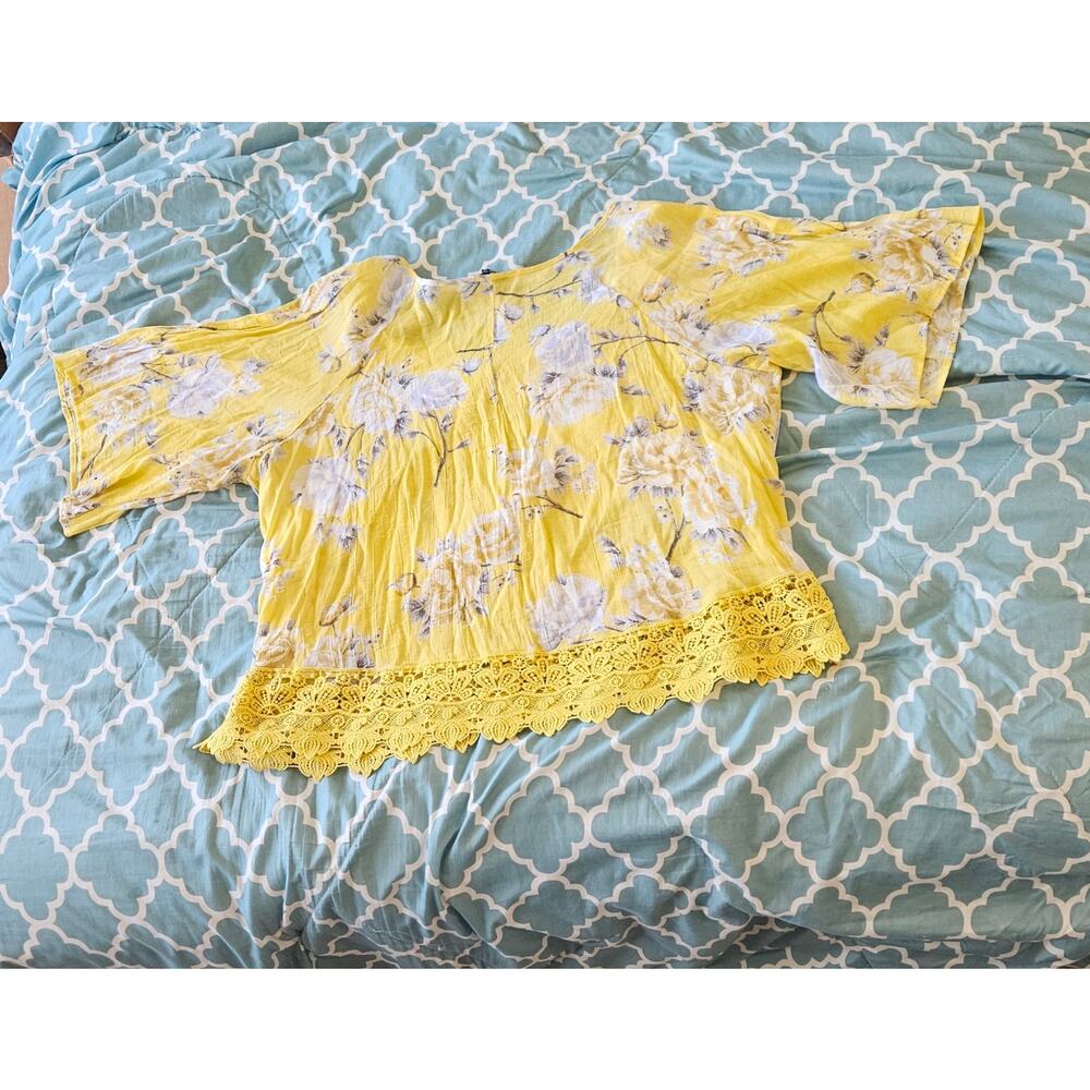 Unique Spectrum Yellow Floral Boho Blouse 3X Lace Hem Tassel Tie Top - Picture 9 of 9